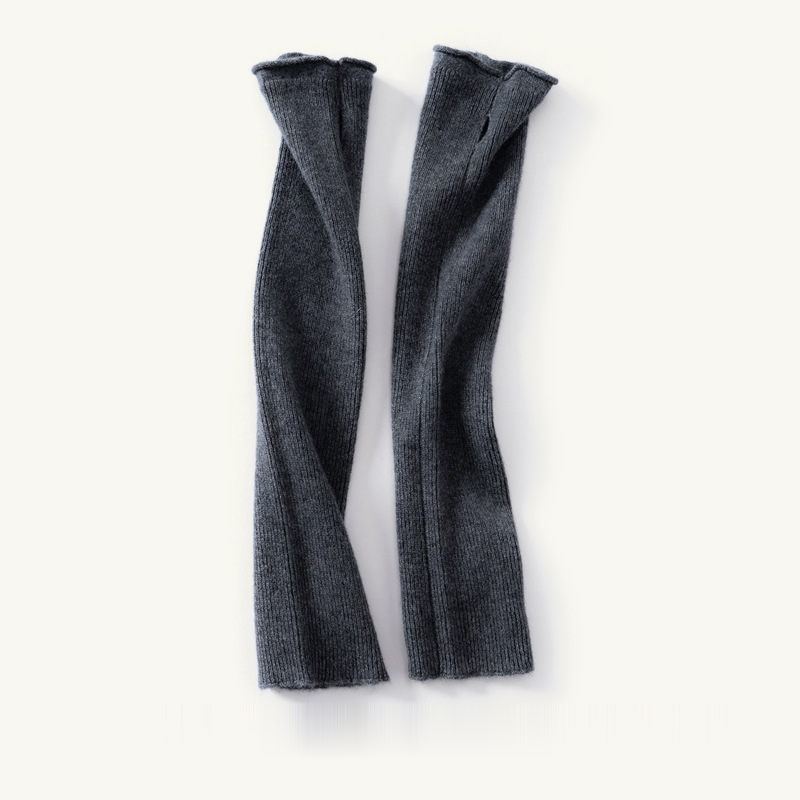 Opera — Charcoal