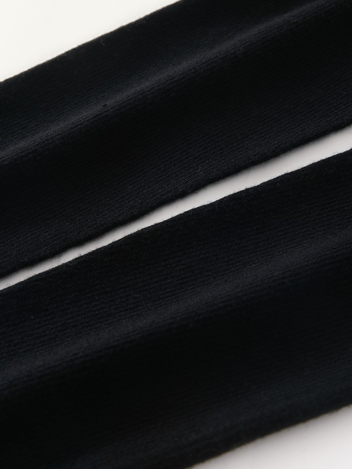 June — Black — Leg-detail detail
